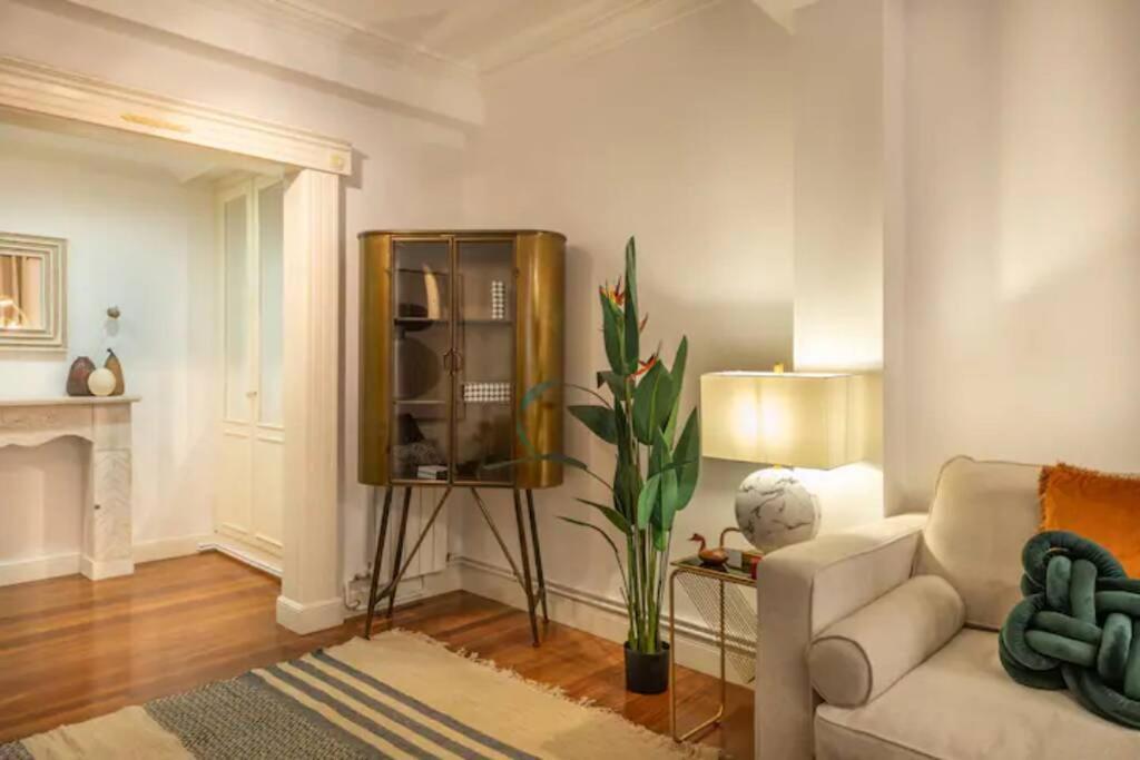 Exclusivo Apartamento En El Casco Viejo Bilbao Exterior photo